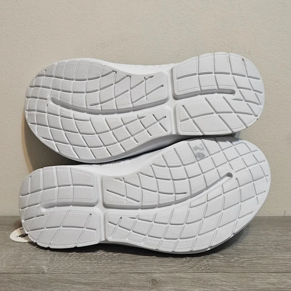 OOFOS OOmg Low Mesh Recovery Shoe Comfort Slip On White Navy‎ Mens Size 10.5 NWT